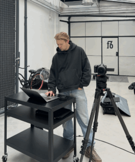 DIRECTOR & PHOTOGRAPHER