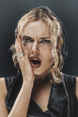 DIRECTOR & PHOTOGRAPHER