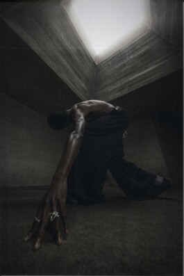 DIRECTOR & PHOTOGRAPHER