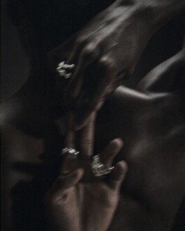 DIRECTOR & PHOTOGRAPHER