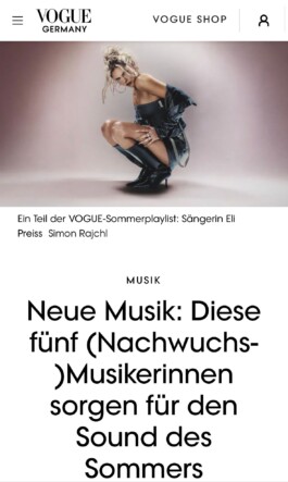 DIRECTOR & PHOTOGRAPHER