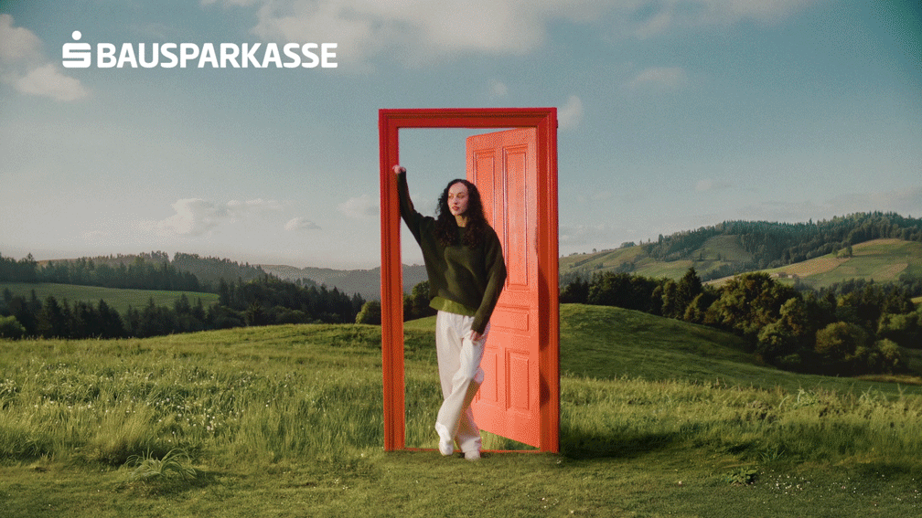 DIRECTOR & PHOTOGRAPHER